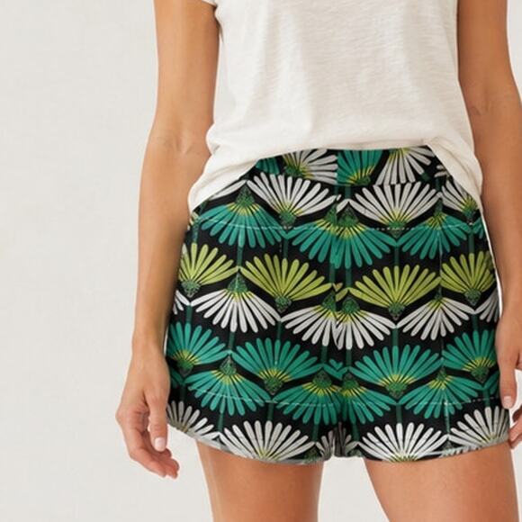 Molly Bracken Pants - Molly Bracken Crepe Shorts Size Large Floral Green Pattern 3" inseam NWT Preppy